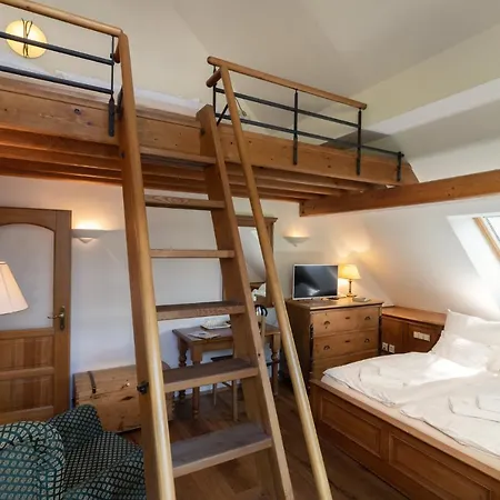 Slunecnice & Panorama Restaurant Farma