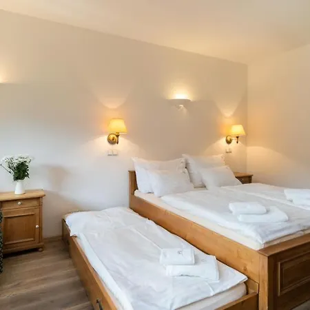 Slunecnice & Panorama Restaurant Farma Gæstehus 3*