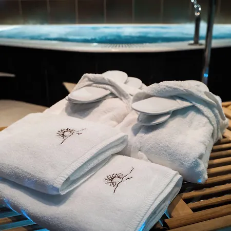 Slunecnice & Panorama Restaurant Farma 3*