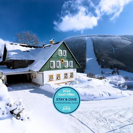 Pension Slunecnice & Panorama Restaurant Farma 3*