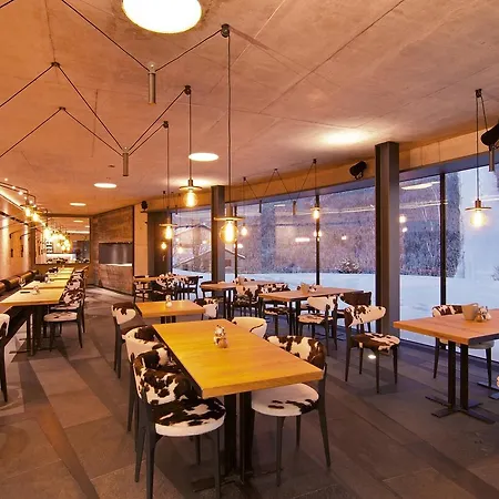 ゲストハウス Slunecnice & Panorama Restaurace Farma 3*