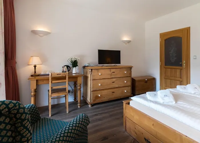 Slunecnice & Panorama Restaurant Farma Gasthuis 3*