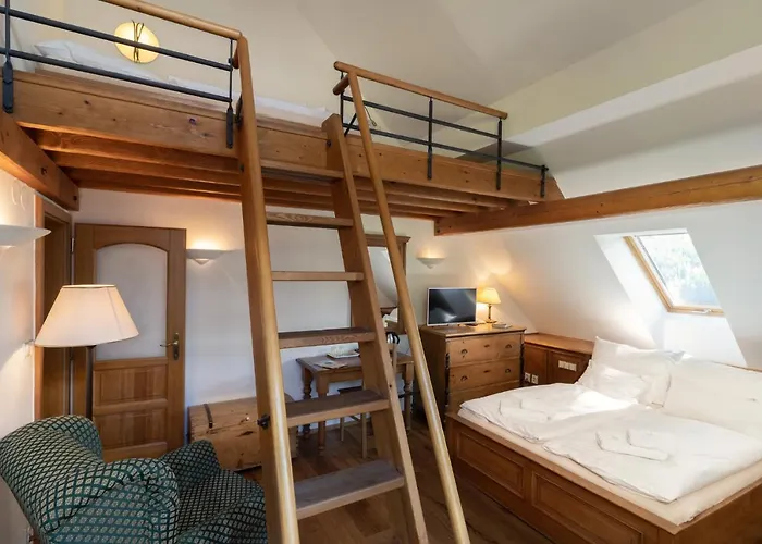 Slunecnice & Panorama Restaurant Farma