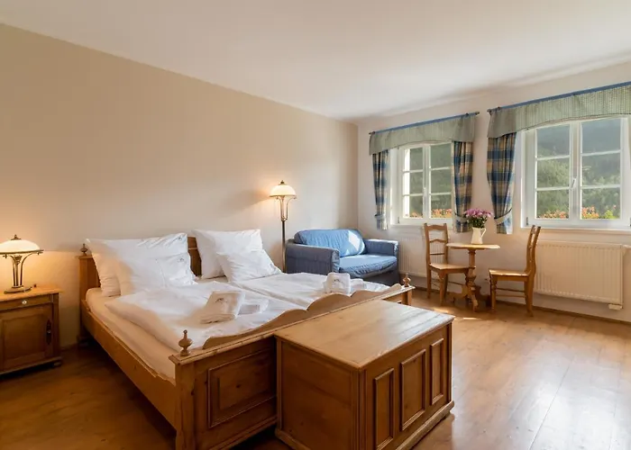 Slunecnice & Panorama Restaurant Farma بيت ضيافة 3*