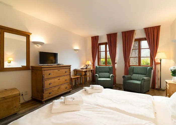 Slunecnice & Panorama Restaurant Farma