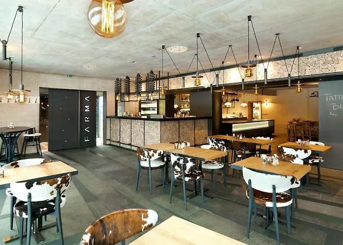 Slunecnice & Panorama Restaurant Farma 3*