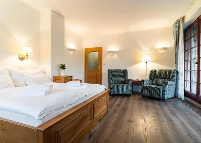 Slunecnice & Panorama Restaurant Farma بيت ضيافة 3*