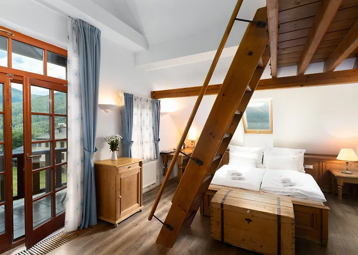 Slunecnice & Panorama Restaurant Farma