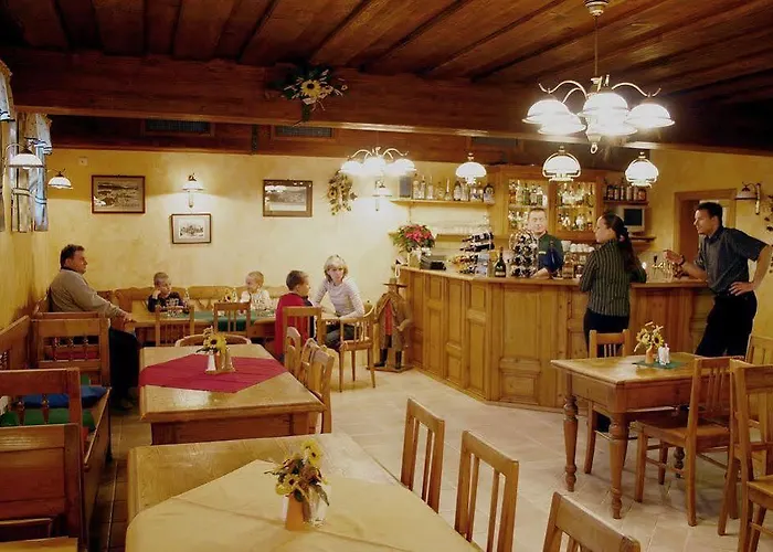 Slunecnice & Panorama Restaurant Farma بيت ضيافة