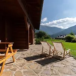 Slunecnice & Panorama Restaurant Farma ゲストハウス 3*
