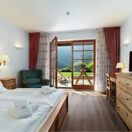 Pension Slunecnice & Panorama Restaurant Farma 3*