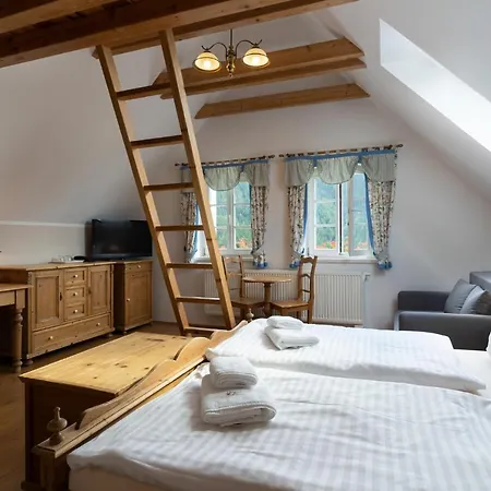 Guest house Pension Slunecnice & Panorama Restaurant Farma 3*