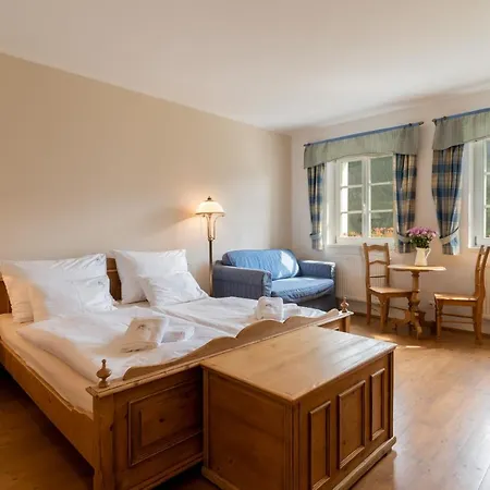 Slunecnice & Panorama Restaurace Farma Pensionat 3*