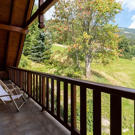 Slunecnice & Panorama Restaurant Farma Pensionat 3*