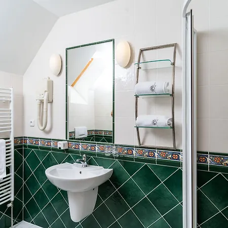 Guest house Pension Slunecnice & Panorama Restaurant Farma 4*