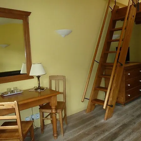 Slunecnice & Panorama Restaurace Farma Pensionat 3*
