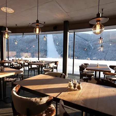 Slunecnice & Panorama Restaurace Farma Špindlerŭv Mlýn