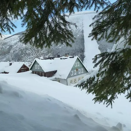 Guest house Pension Slunecnice & Panorama Restaurant Farma