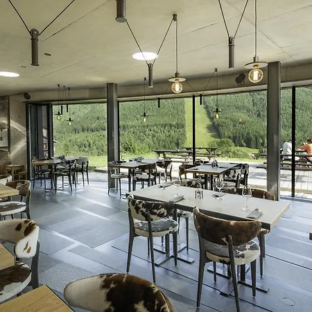 Slunecnice & Panorama Restaurant Farma Pensionat 3*