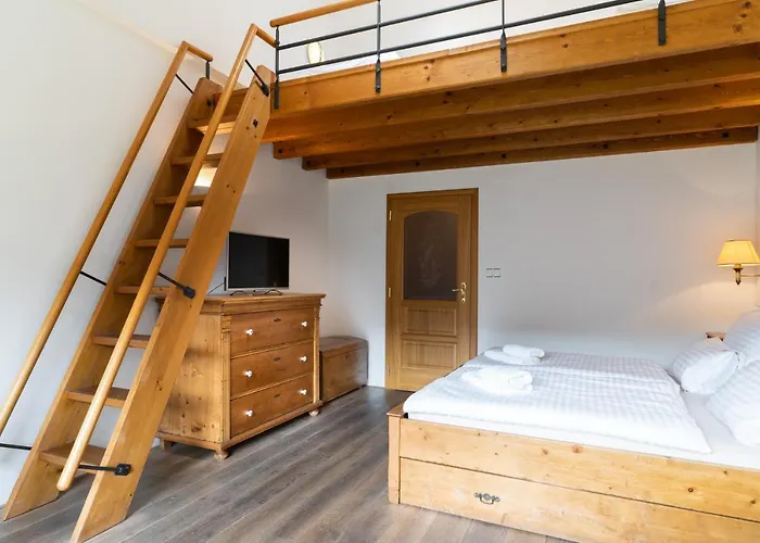 Slunecnice & Panorama Restaurant Farma ゲストハウス