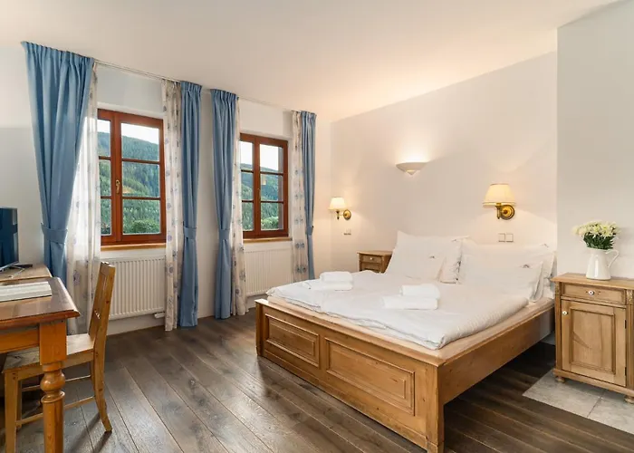 Slunecnice & Panorama Restaurant Farma Гостьовий будинок Шпіндлерув-Млин