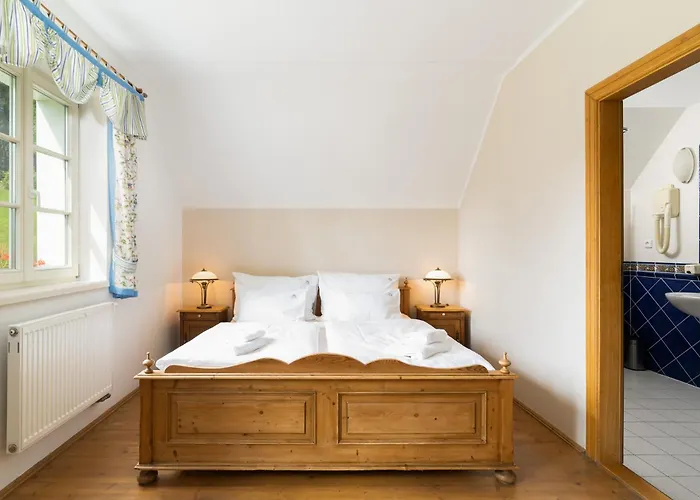 Гостьовий будинок Slunecnice & Panorama Restaurant Farma 3*