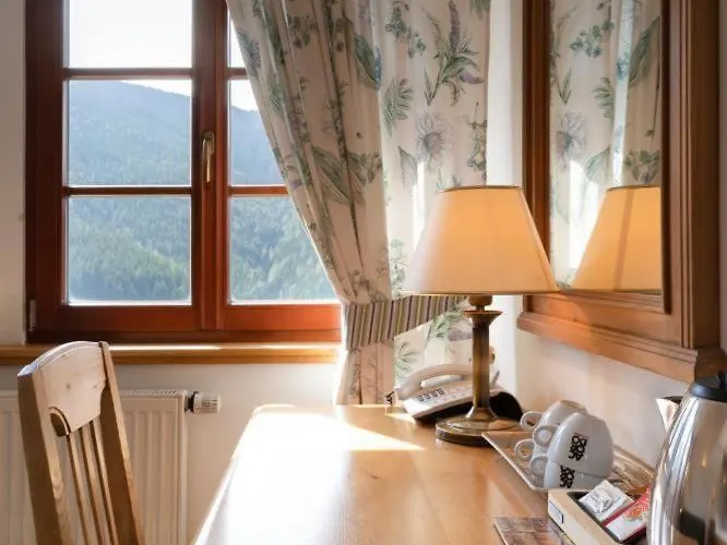 Slunecnice & Panorama Restaurant Farma Гостьовий будинок 3*