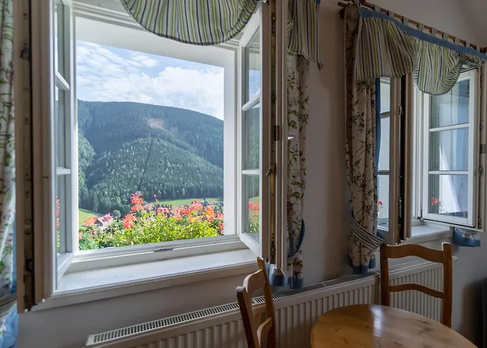 Slunecnice & Panorama Restaurant Farma Гостьовий будинок Шпіндлерув-Млин