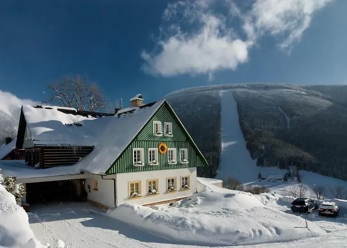 Slunecnice & Panorama Restaurant Farma Гостьовий будинок Шпіндлерув-Млин