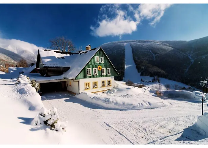 Slunecnice & Panorama Restaurant Farma 3*